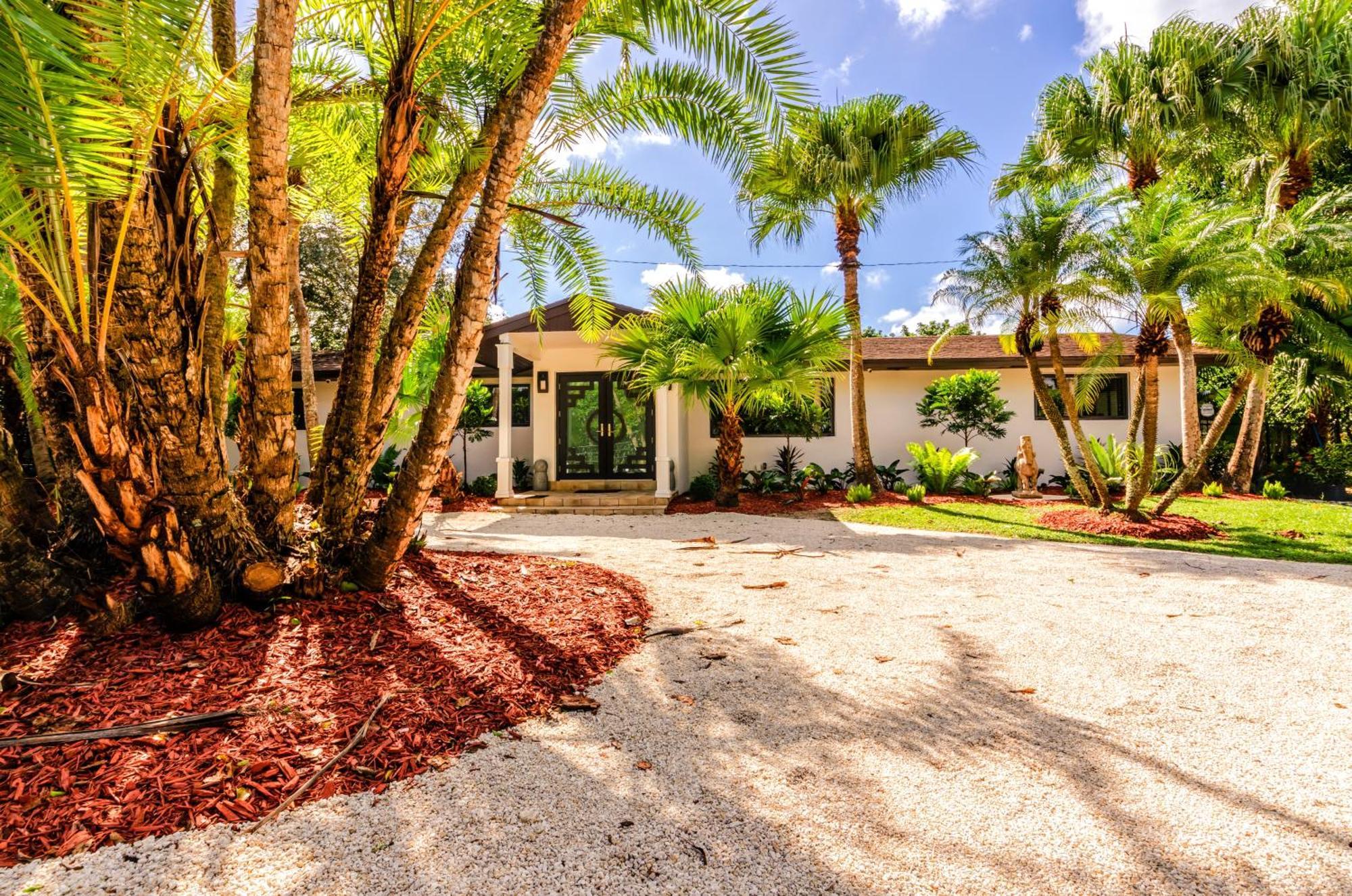 Magical Wonderkoi House In A Japanese Koi Garden Villa Miami Exteriör bild