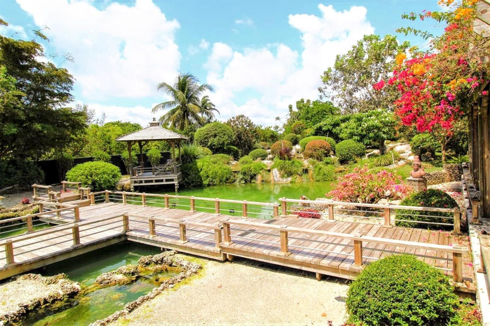 Magical Wonderkoi House In A Japanese Koi Garden Villa Miami Exteriör bild